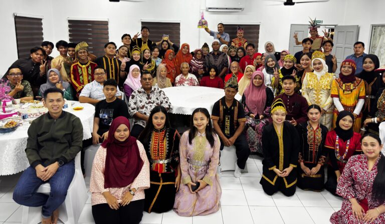 Politeknik Tawau students experience CoBT in Kg Telisai, Pulau Buta