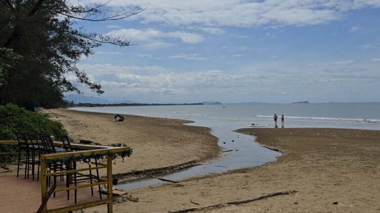 Pollution at Tanjung Aru beach threatens Sabah’s tourism image